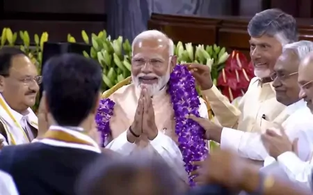 NDA की संसदीय दल की बैठक में घटक दलों के नेताओं ने किया मोदी का स्वागत