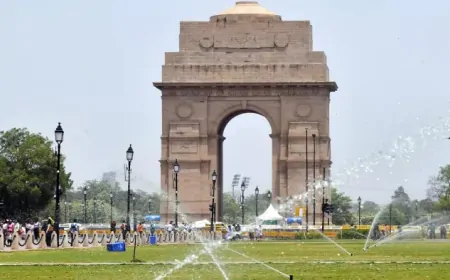 Delhi Weather : 27.1 डिग्री सेल्सियस रहा न्यूनतम तापमान, हल्की वर्षा की संभावना