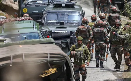 जम्मू कश्मीर के कुलगाम में आतंकवादियों के साथ मुठभेड़ में सैनिक शहीद,  अस्पताल में तोड़ा दम..