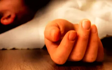 बलिया में 2 गुटों की हिंसक झड़प में बीच-बचाव करने आयी महिला की मौत, 2 घायल