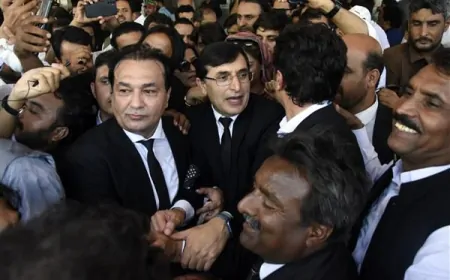 Pakistan : जेल में बंद इमरान खान एवं उनकी पत्नी नए भ्रष्टाचार मामले में NAB की हिरासत में भेजे गए 