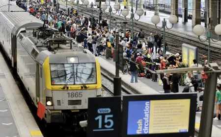 Paris Olympic की Opening Ceremony से पहले रेलवे ट्रैक पर हुई तोड़फोड़, खिलाड़ियों को ले जा रही ट्रेनें हुई बाधित