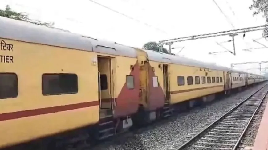 Jammu Tawi Train Bomb Threat: जम्मू तवी ट्रेन में बम होने की सूचना, रेलवे स्टेशन पर ट्रेन को चेकिंग के लिए रोका गया