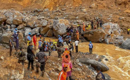 Wayanad Landslide : भूस्खलन की पहली जानकारी देने वाली महिला की हुई मौत, मलबे में दबा हुआ मिला शव