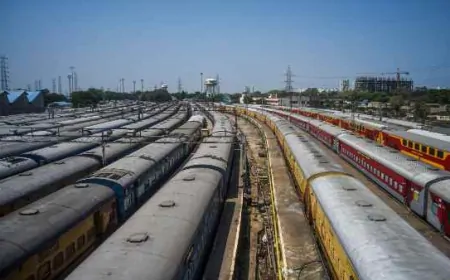 भारत ने बांग्लादेश के लिए सभी रेल सेवाएं अनिश्चितकाल के लिए स्थगित कीं