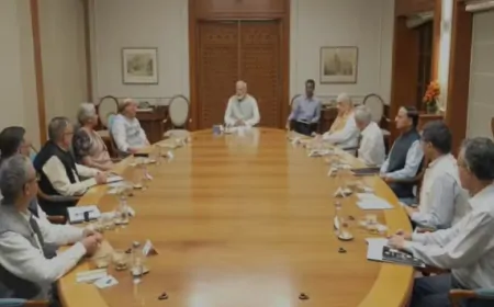 बांग्लादेश में उथल-पुथल पर पीएम मोदी ने कैबिनेट समिति की बैठक की अध्यक्षता की