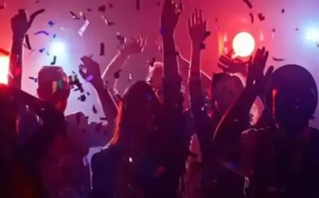 नोएडा की सोसायटी में रात में ‘रेव पार्टी’, इस हाल में पकड़े गए 39 लड़के-लड़कियां