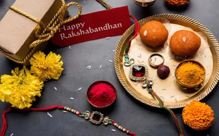 Raksha Bandhan 2024: भाई की कलाई पर राखी बांधते समय रखें इन बातों का ध्यान, जानें सही मुहूर्त और विधि