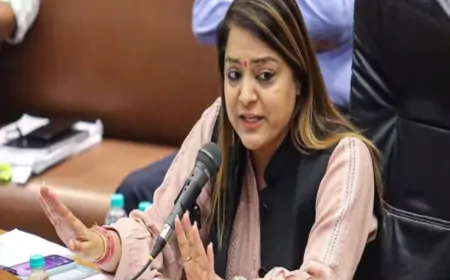 दिल्ली की महापौर से MCD स्कूलों का प्रबंधन सरकार को सौंपने का अनुरोध