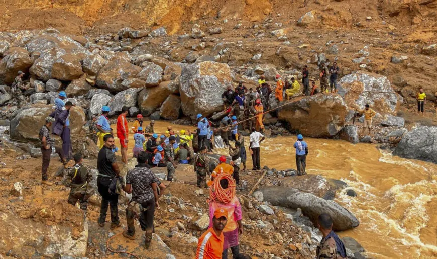 Wayanad Landslide : भूस्खलन की पहली जानकारी देने वाली महिला की हुई मौत, मलबे में दबा हुआ मिला शव