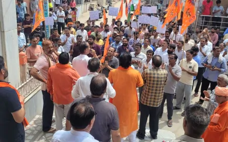 विदेश में भी हनुमान चालीसा की गूंज, दस लाख प्रतियां बांटेगा हिंदू संगठन 