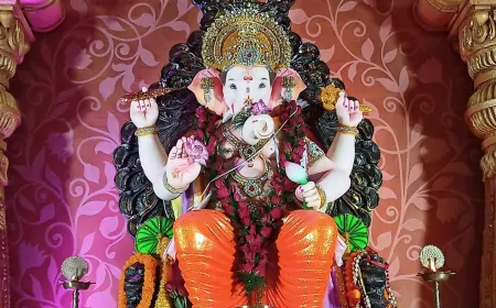 पटना में 30 लाख का मुकुट पहनेंगे गणपति बप्पा, राम मंदिर की थीम से सजा दरबार