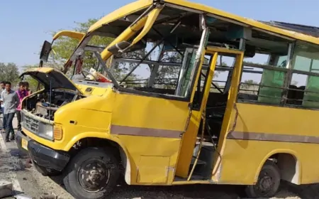 बच्चों से भरी स्कूल की बस पलटी, 2 मासूमों की मौत, 9 बच्चे घायल