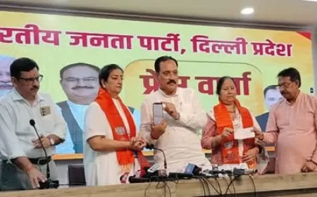 MCD स्टैंडिंग कमेटी के चुनाव से पहले बड़ी खबर, 2 पार्षदों ने थामा BJP का दामन