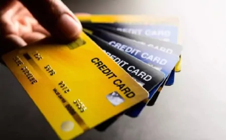 बैंक क्यों Credit Card खरीदने के लिए नाक में दम कर देता है...इससे होती है मोटी कमाई