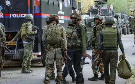 PM मोदी की रैली से पहले सुरक्षाबलों और आतंकियों के बीच मुठभेड़, सेना ने पूरे इलाके का किया घेराव 