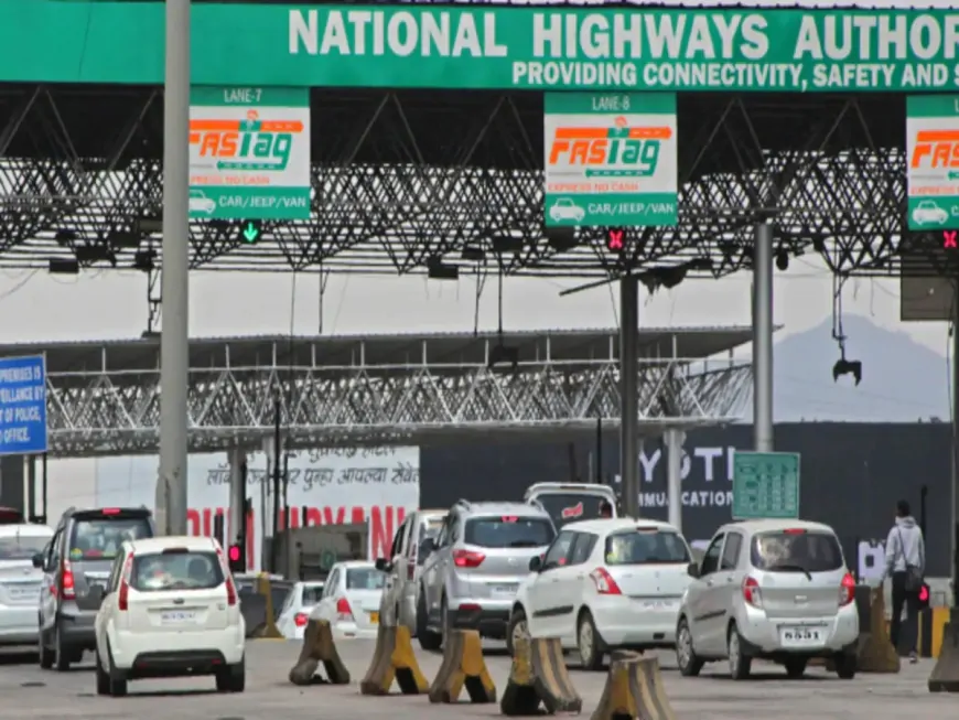 Toll Plaza को लेकर केंद्र सरकार ने बदले नियम, अब इतने किलोमीटर तक टोल होगा Free