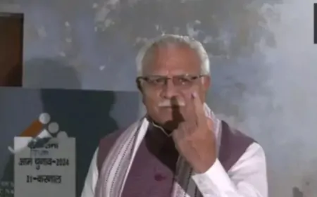 हरियाणा विधानसभा चुनाव : केंद्रीय मंत्री मनोहर लाल ने करनाल में डाला वोट