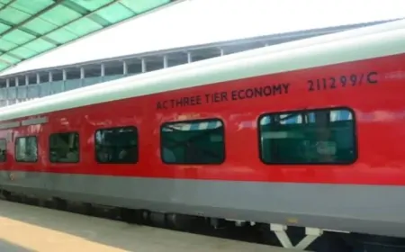 बुक करें स्लीपर क्लास का टिकट, AC कोच में करेंगे सफर, जानें कैसे