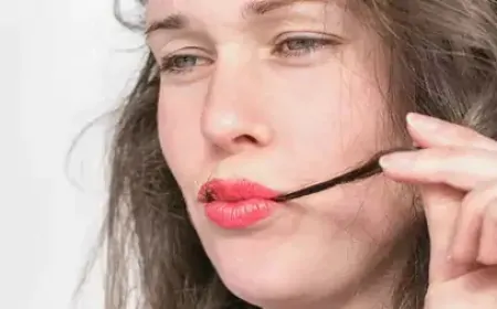 कहीं आपको भी तो नहीं है ना बाल खाने की आदत ? नहीं तो आप भी हैं गंभीर बिमारी 'ट्राइकोफेजिया' के शिकार !