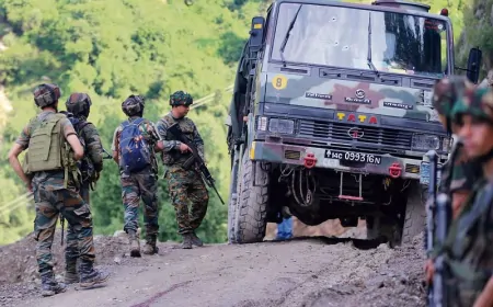 जम्मू-कश्मीर : सेना की एम्बुलेंस पर हुई फायरिंग, सुरक्षाबलों ने इलाके की घेराबंदी 