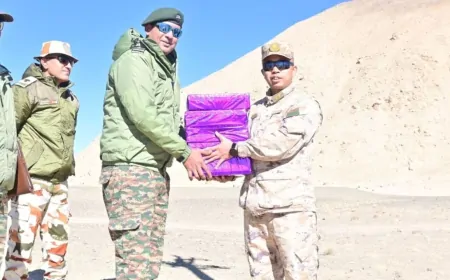 LAC पर भारत-चीन के बीच आई नई मिठास, दोनों देशों के जवानों ने एक-दूसरे को बांटी दिवाली की मिठाई 