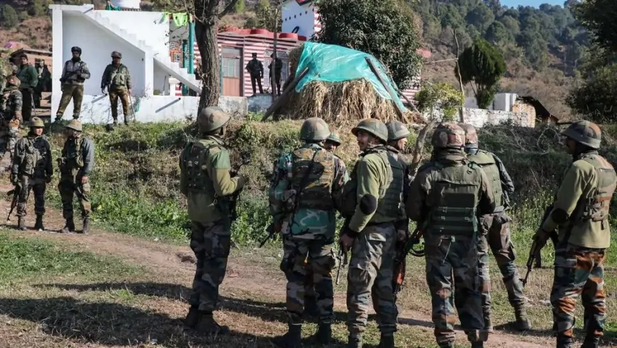 अखनूर में सुरक्षाबलों और आतंकियों के बीच मुठभेड़ जारी, अब तक चार आतंकी ढेर