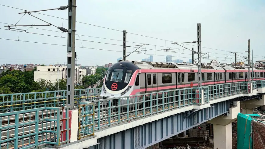 दिवाली के दिन DMRC ने मेट्रो की टाइमिंग में किया बदलाव, जानें कितने बजे चलेगी आखिरी मेट्रो 