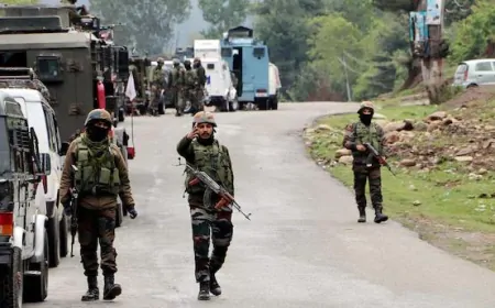 बांदीपोरा में सुरक्षा बलों और आतंकियों के बीच मुठभेड़  ! सर्च ऑपरेशन में मिले 2 संदिग्ध बैग