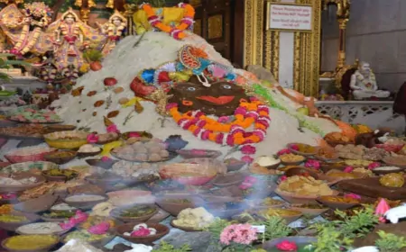 आखिर आज के दिन क्यों लगता है भगवान कृष्ण को अन्नकूट का भोग, जानें इसके पीछे की वजह !