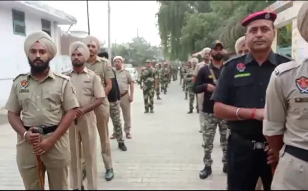 डेरा बाबा नानक में BSF और पुलिस के जवान द्वारा निकाला गया फ्लैग मार्च, उपचुनाव से पहले कड़ी सुरक्षा व्यवस्था