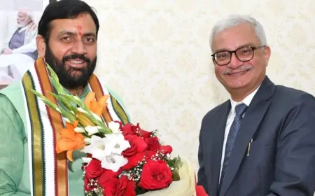 मुख्य सचिव विवेक जोशी ने संभाला पदभार, मुख्यमंत्री नायब सैनी से मुलाकात कर भावी योजनाओं पर किया मंथन