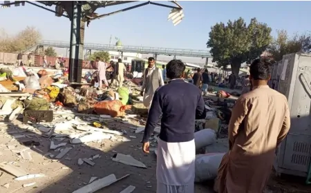 पाकिस्तान में रेलवे स्टेशन पर बड़ा बम धमाका,  21 लोगों की मौत, कई घायल