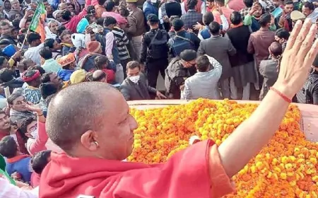 कानपुर में CM योगी का रोड शो, महिलाओं का मिला समर्थन