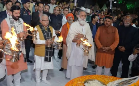 शंखनाद और गीता महाआरती के बीच मुख्यमंत्री नायब सिंह सैनी ने गीता महापूजन के साथ किया ब्रह्मसरोवर पर दीपदान