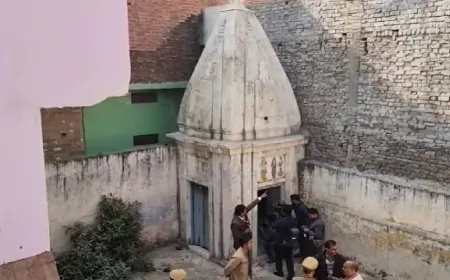 संभल में मिला एक और मंदिर ! अतिक्रमण हटाने के दौरान सामने आया धार्मिक स्थल