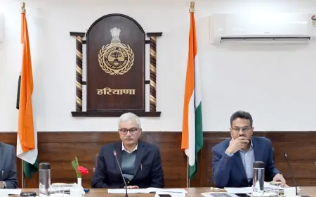 स्थानीय उद्योगों को बढ़ावा देने के लिए जिला स्तर पर आयोजित हों व्यापार मेले: मुख्य सचिव