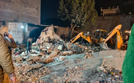 मोहाली में बड़ा हादसा: 3 मंजिला इमारत गिरने से 15 लोगों के दबे होने की आशंका, रेस्क्यू ऑपरेशन जारी