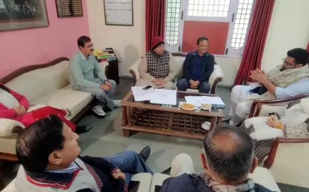 मनसा देवी मंदिर में सांसद कार्तिकेय शर्मा ने मां संग की पूजा, श्राइन बोर्ड के साथ की बैठक