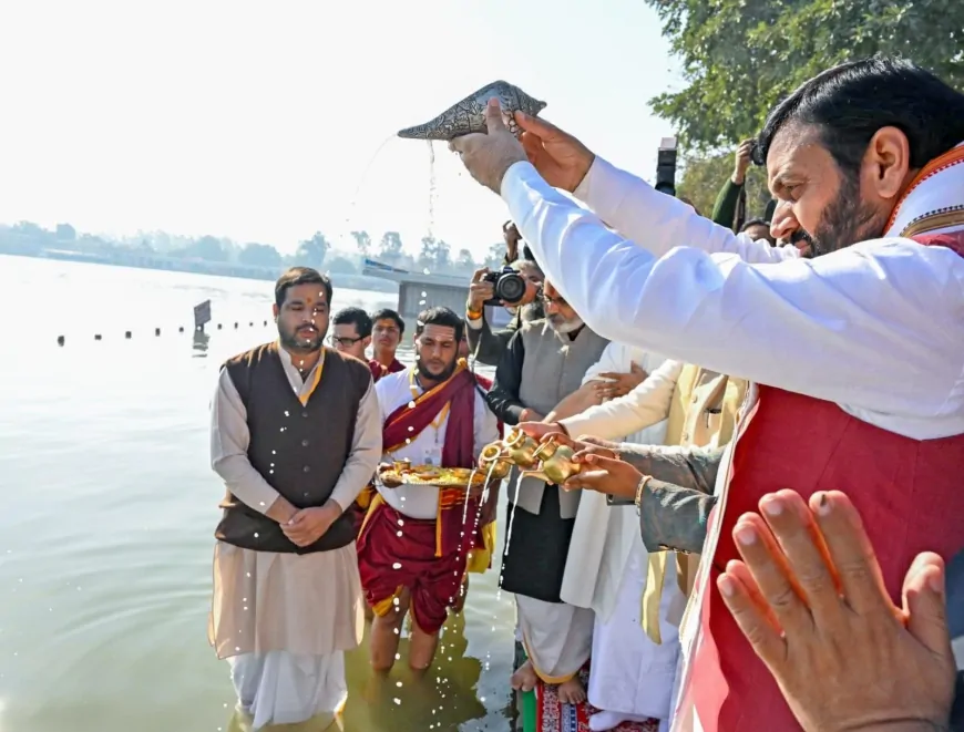 अब दुनिया भर के श्रद्धालु देखेंगे अंतरराष्ट्रीय गीता महोत्सव के नजारे, मथुरा-वृंदावन समेत देश के 6 बड़े मंदिरों में शुरू हुआ लाइव प्रसारण