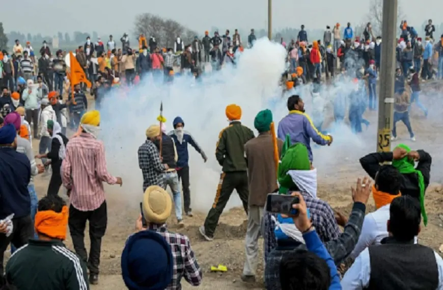 शंभू बॉर्डर पर तनाव, किसानों के मार्च को रोकने के लिए पुलिस ने छोड़े आंसू गैस  के गोले