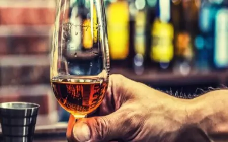 नए साल पर नोएडा के लोगों ने छलकाए जाम, बिक्री 16 करोड़ के पार