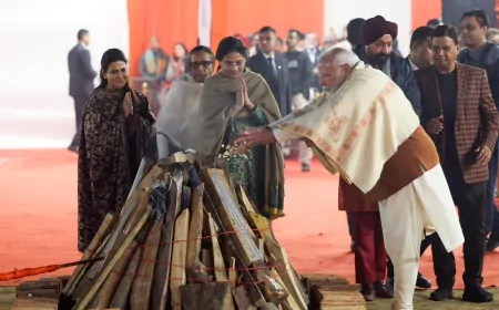 PM मोदी ने मनाया लोगों के बीच लोहड़ी का उत्सव, तस्वीरें की साझा 