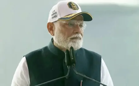भारत के दुश्मन हो जाएं सावधान! PM मोदी ने Army Day पर नौसेना को सौंपे 3 स्वदेशी युद्धपोत