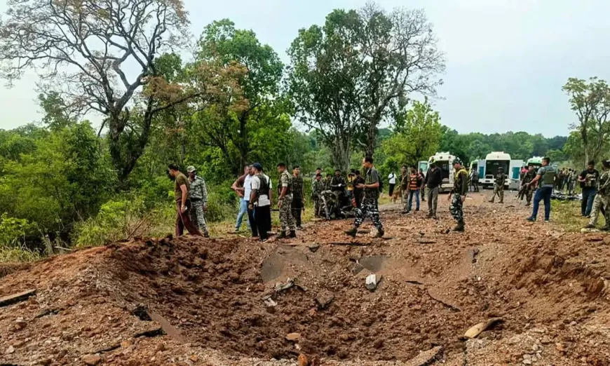 छत्तीसगढ़ के बीजापुर में नक्सलियों का हमला ! 8 जवान शहीद, ड्राइवर की मौत