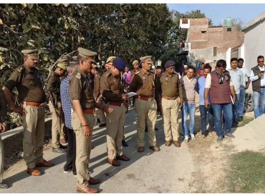 आगरा में मेडले बेकरी में ब्लास्ट, आधा दर्जन लोग घायल, पुलिस बचाव कार्य में जुटी