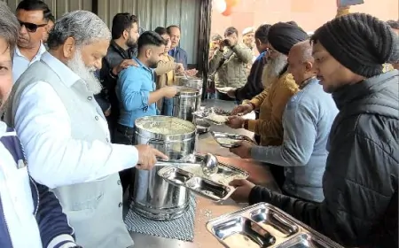 अब अंबाला बस स्टैंड पर 5 रुपए में मिलेगा खाना, परिवहन मंत्री अनिल विज ने की शुरूआत