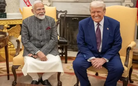 एक बार फिर छाई PM मोदी और ट्रंप की दोस्ती, ट्रंप ने मोदी  को लगाया गले  =