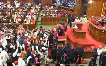 UP विधानसभा का बजट सत्र जोरदार हंगामे के साथ शुरू, विपक्ष ने किया विरोध प्रदर्शन