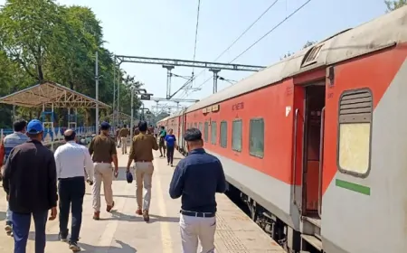 कामायनी एक्सप्रेस में बम की सूचना से मचा हड़कंप